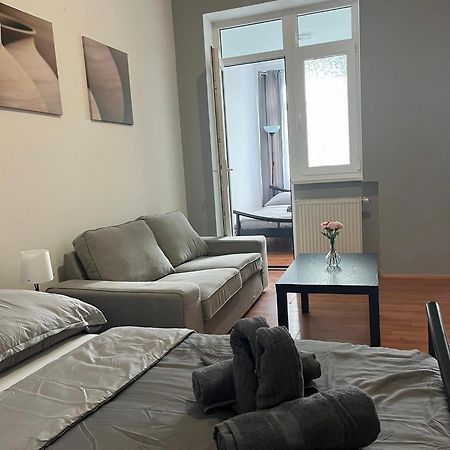 1St Plaza Apartment Pozsony Kültér fotó